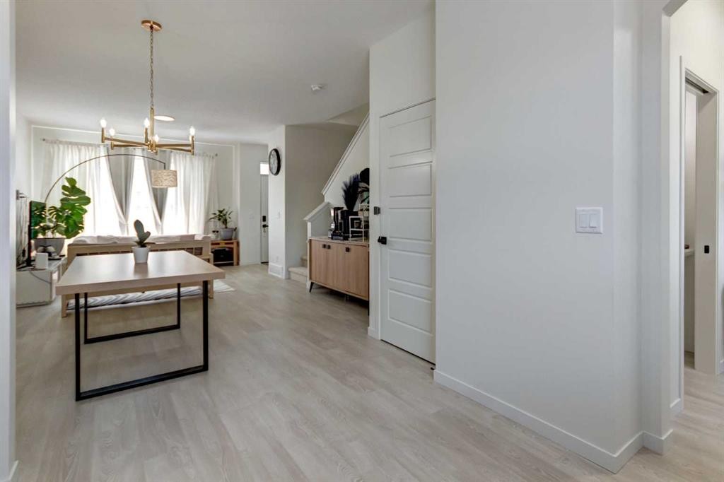 30 Creekside Manor Sw, Calgary, AB - Indoor