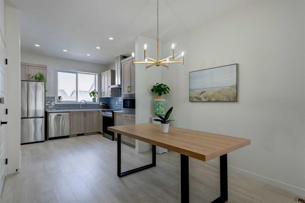 30 Creekside Manor Sw, Calgary, AB - Indoor