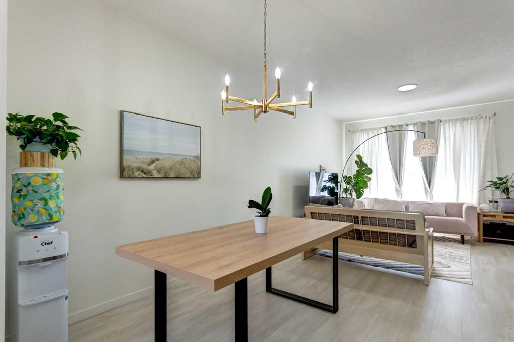 30 Creekside Manor Sw, Calgary, AB - Indoor