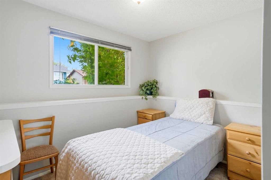 442 Queensland Place Se, Calgary, AB