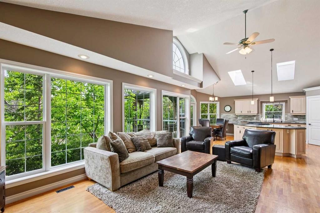 8816 48 Avenue, Calgary, AB