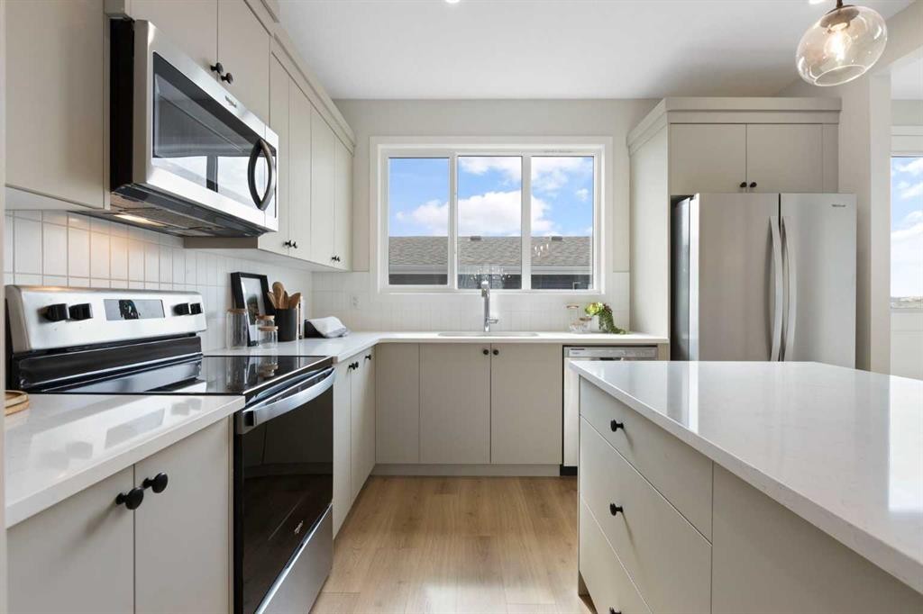 1441 Rangeview Drive Se, Calgary, AB
