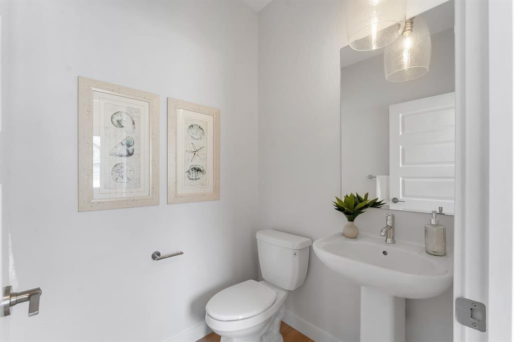 416 Lewiston Landing Ne, Calgary, AB - Indoor Photo Showing Bathroom