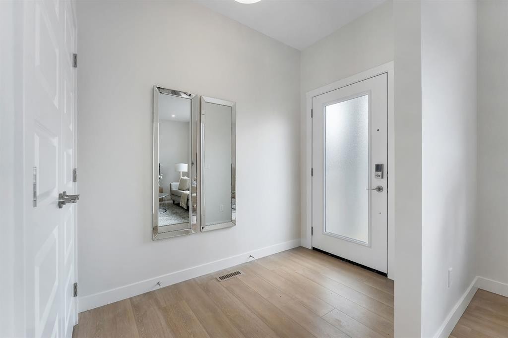 416 Lewiston Landing Ne, Calgary, AB - Indoor Photo Showing Other Room