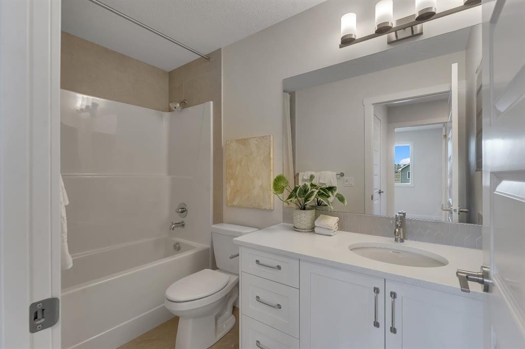 416 Lewiston Landing Ne, Calgary, AB - Indoor Photo Showing Bathroom