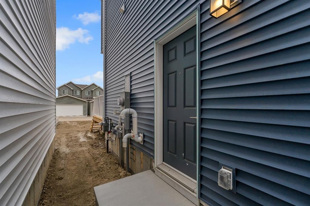 416 Lewiston Landing Ne, Calgary, AB - Outdoor