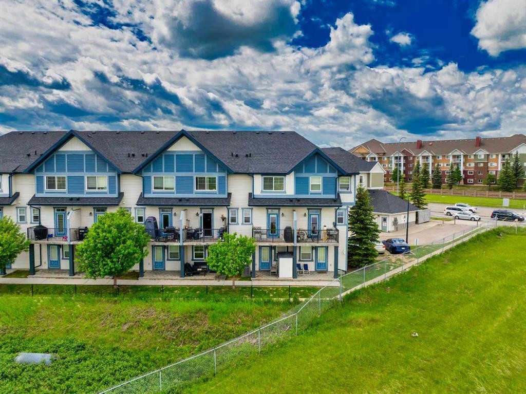 88 New Brighton Point Se, Calgary, AB - Outdoor With Facade