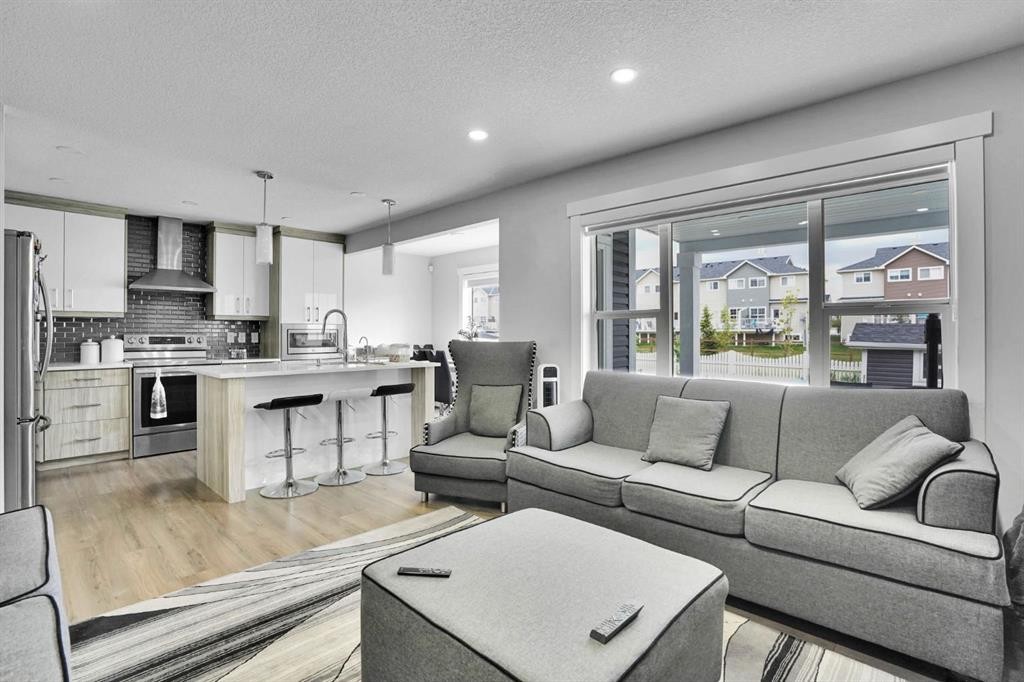63 Saddlemont Crescent Ne, Calgary, AB - Indoor