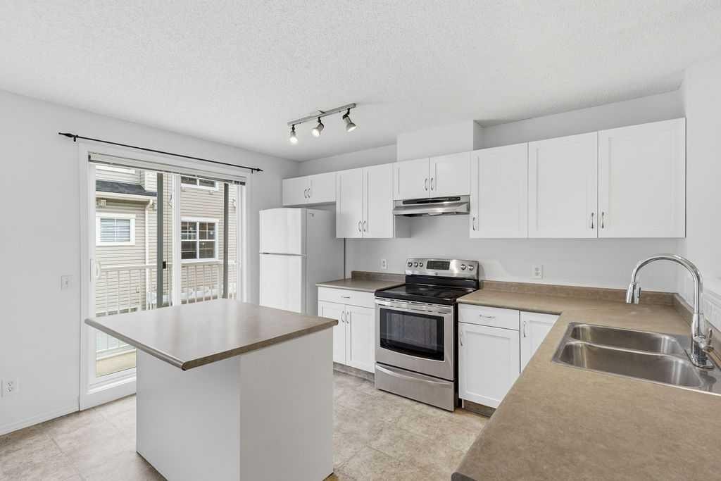 77 Elgin Gardens Se, Calgary, AB