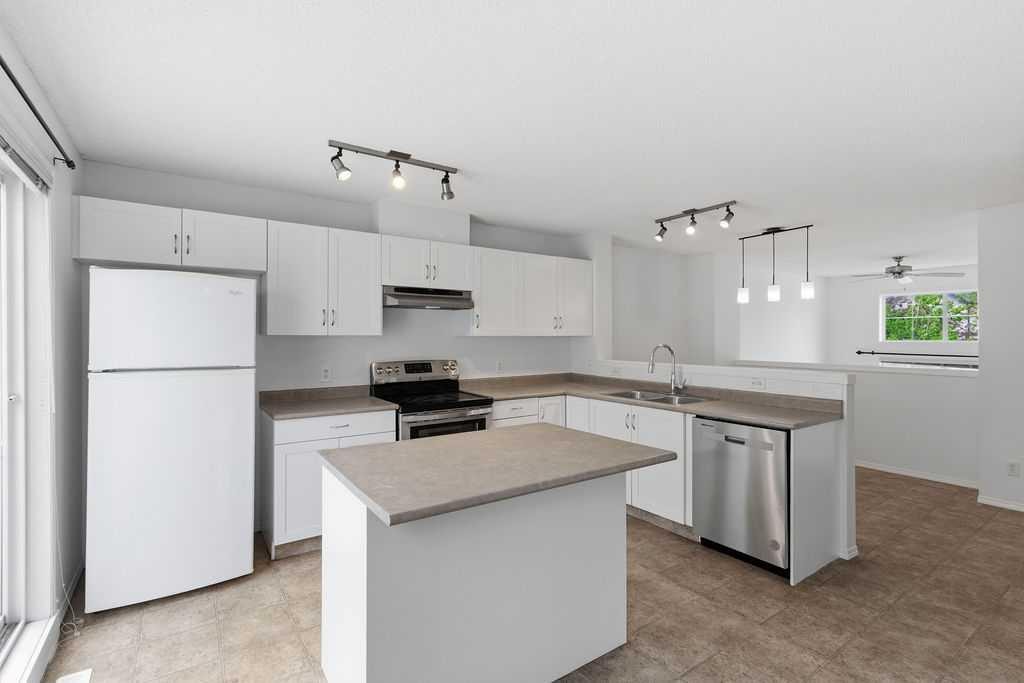 77 Elgin Gardens Se, Calgary, AB