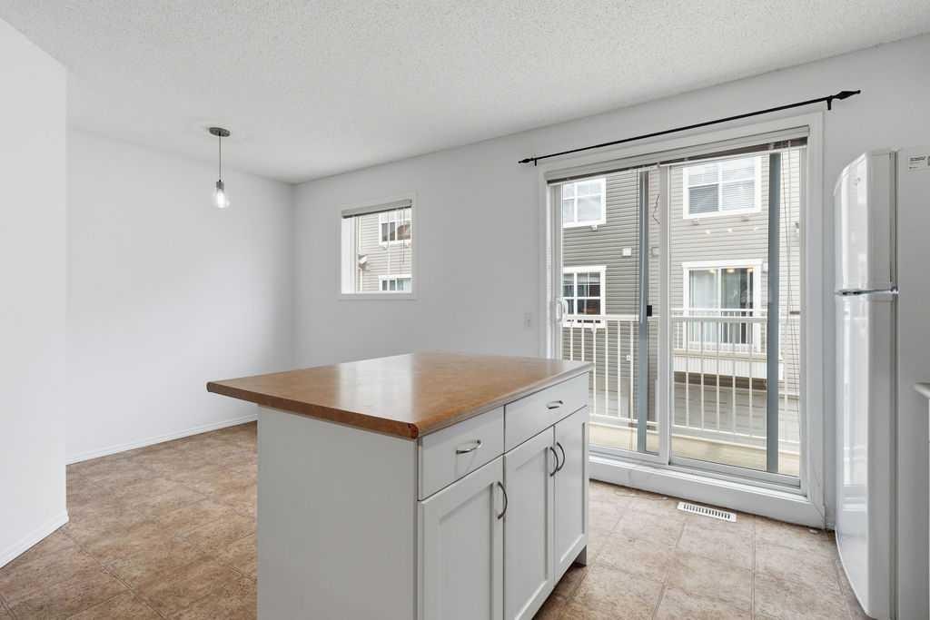 77 Elgin Gardens Se, Calgary, AB