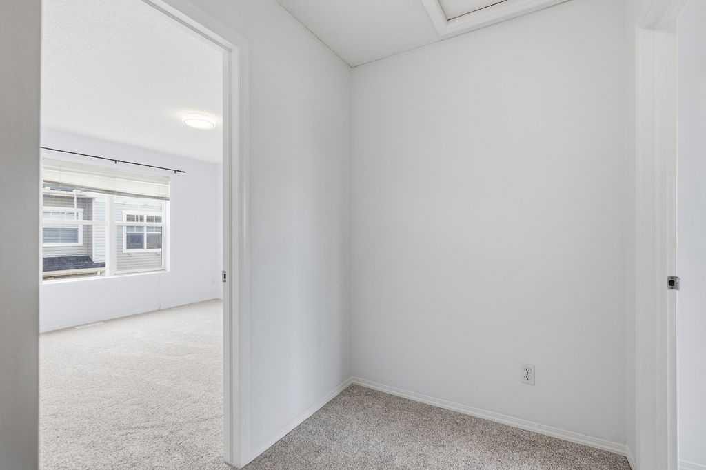 77 Elgin Gardens Se, Calgary, AB