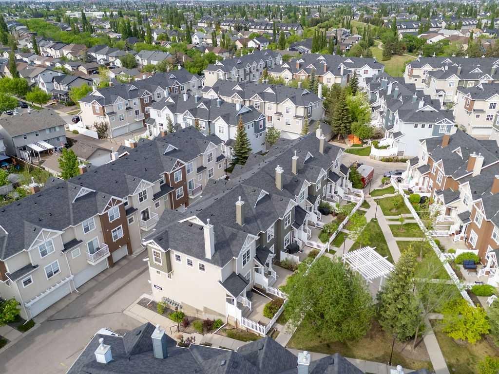 77 Elgin Gardens Se, Calgary, AB
