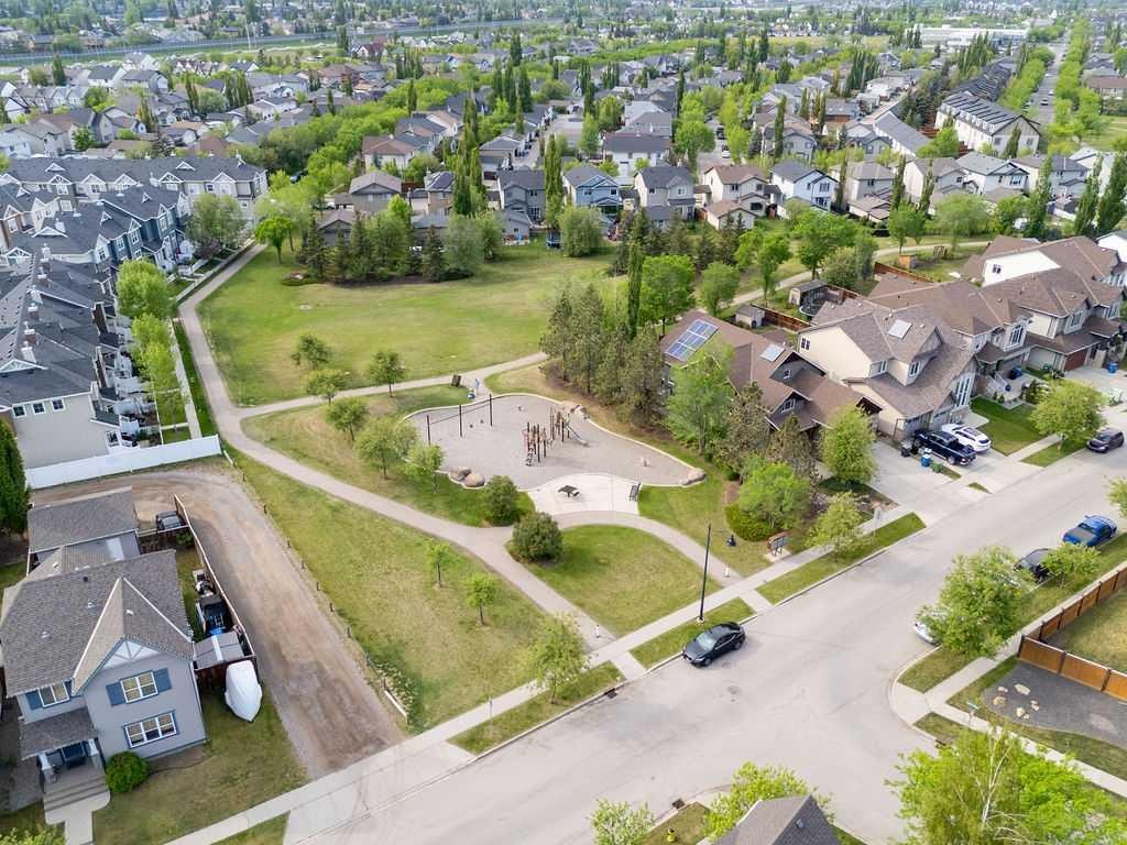 77 Elgin Gardens Se, Calgary, AB