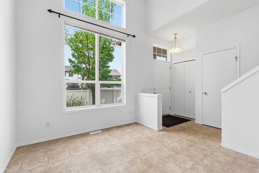77 Elgin Gardens Se, Calgary, AB