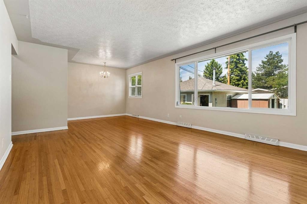 1306 87 Avenue Sw, Calgary, AB