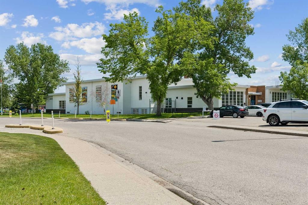 1306 87 Avenue Sw, Calgary, AB