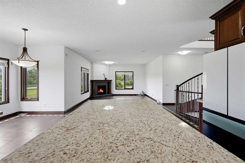 236 Parkmere Court, Chestermere, AB