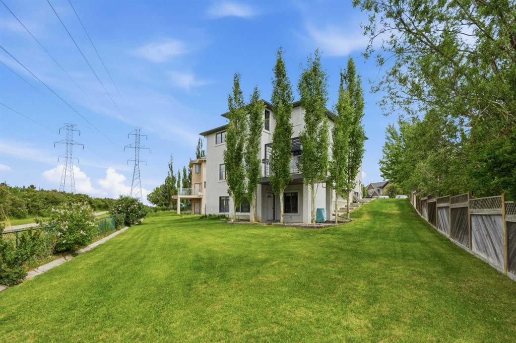 236 Parkmere Court, Chestermere, AB