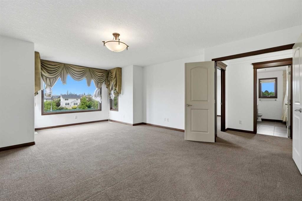 236 Parkmere Court, Chestermere, AB