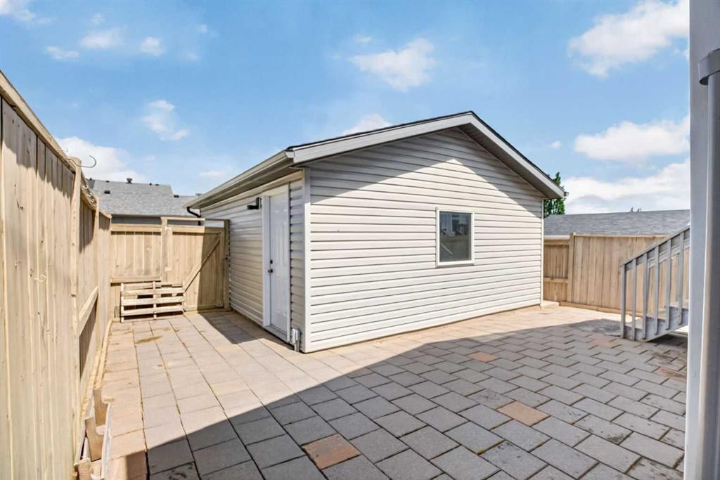 116 Panora Close Nw, Calgary, AB