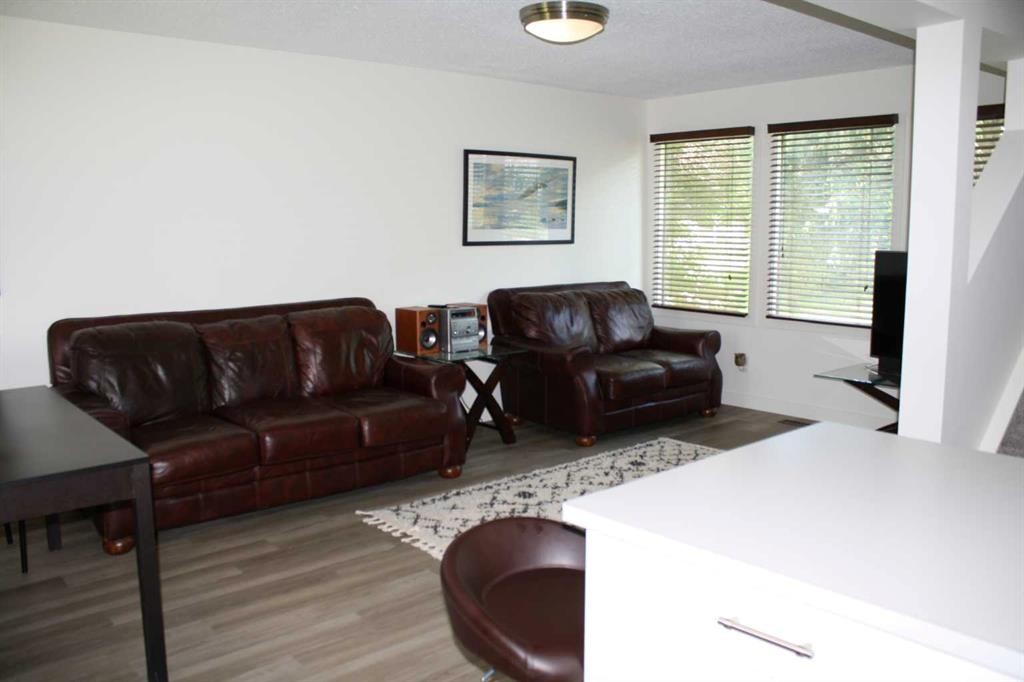 3052 32A Avenue Se, Calgary, AB