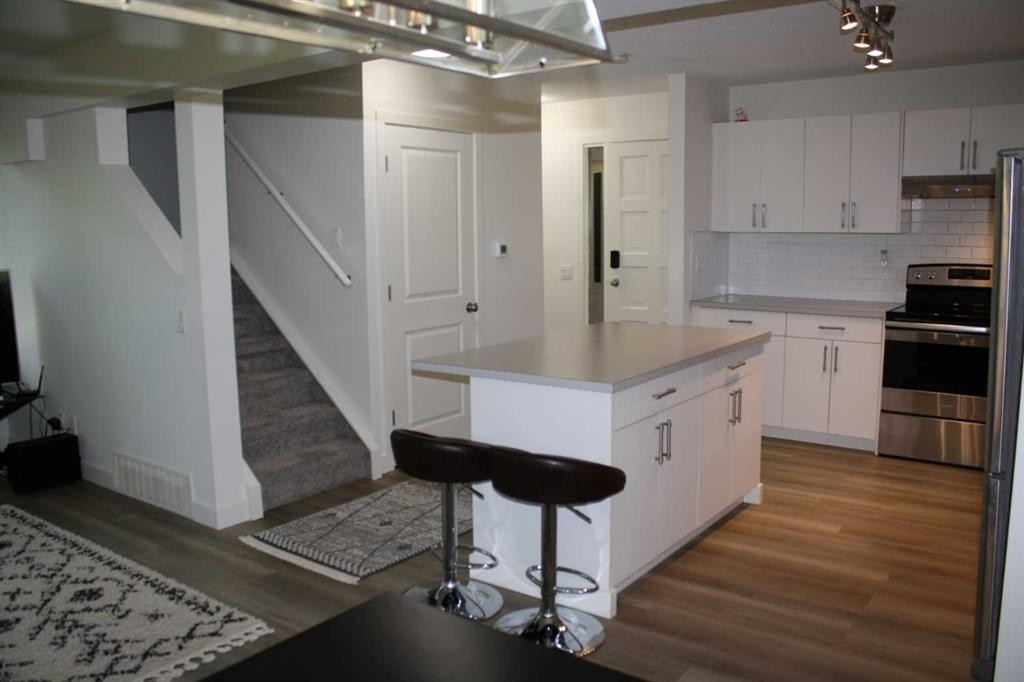 3052 32A Avenue Se, Calgary, AB