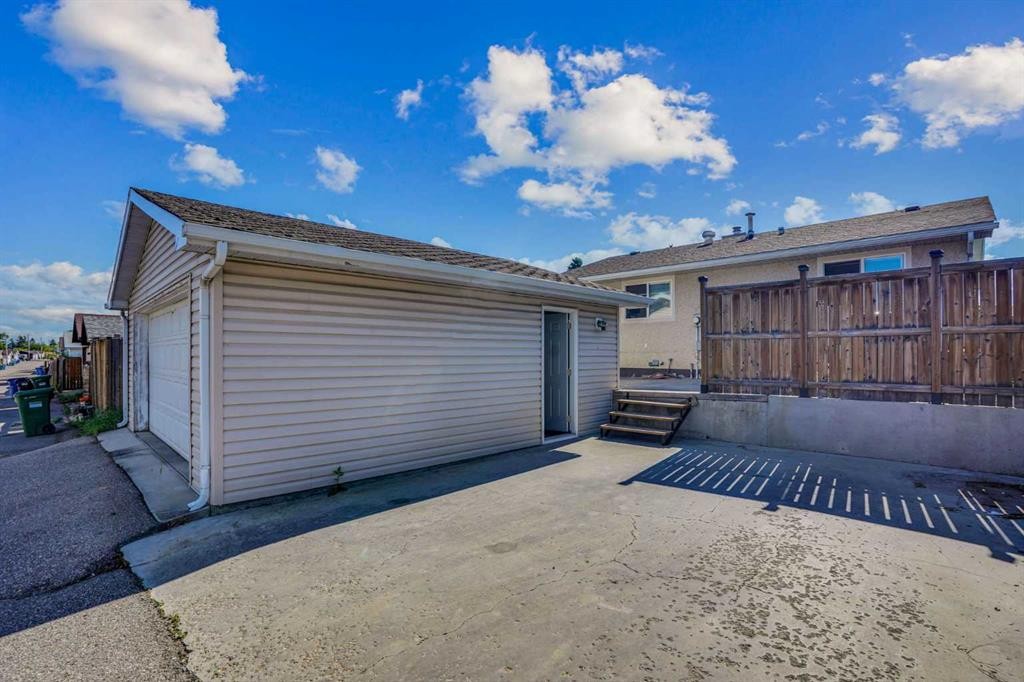 1527 Maitland Drive Ne, Calgary, AB