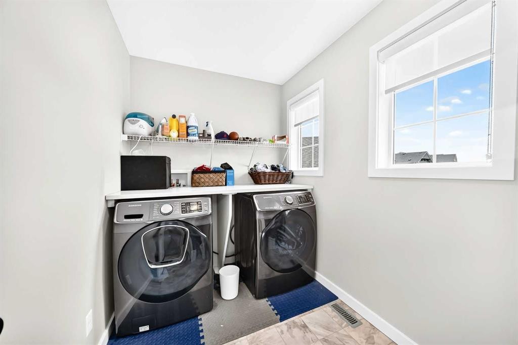 125 Bayside Loop Sw, Airdrie, AB