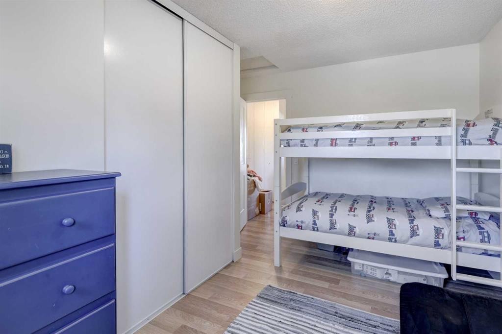 8320 Centre Street Ne, Calgary, AB - Indoor Photo Showing Bedroom