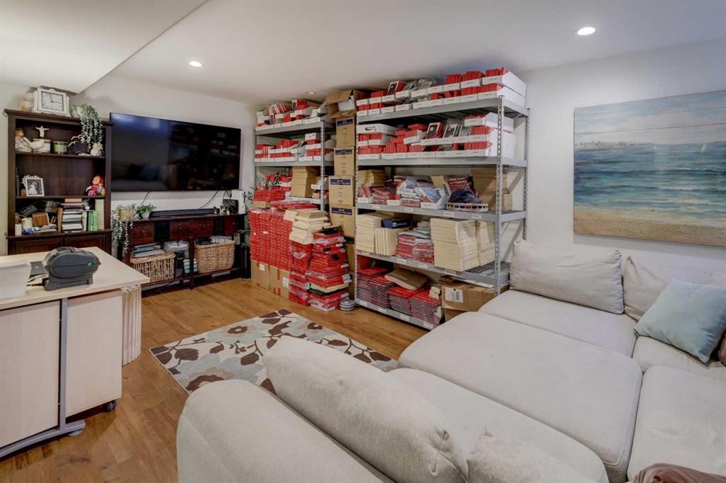 8320 Centre Street Ne, Calgary, AB - Indoor