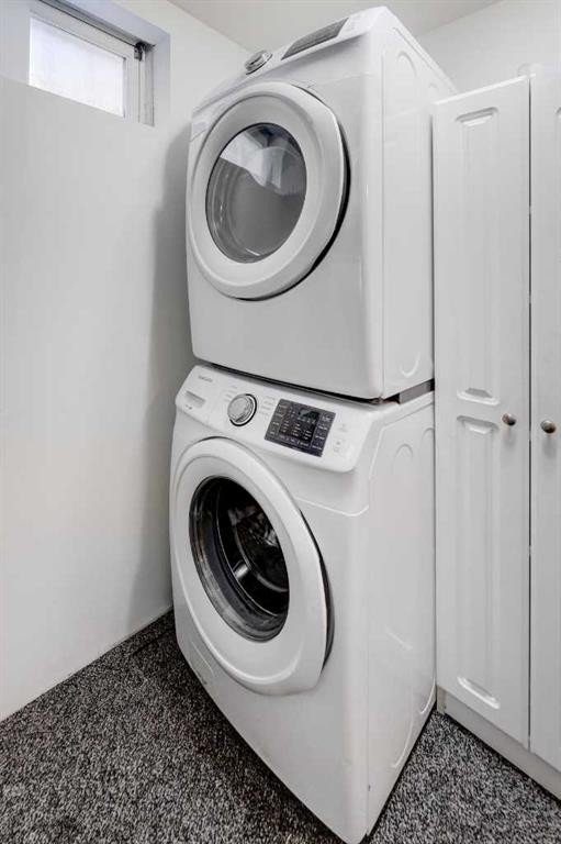 8320 Centre Street Ne, Calgary, AB - Indoor Photo Showing Laundry Room