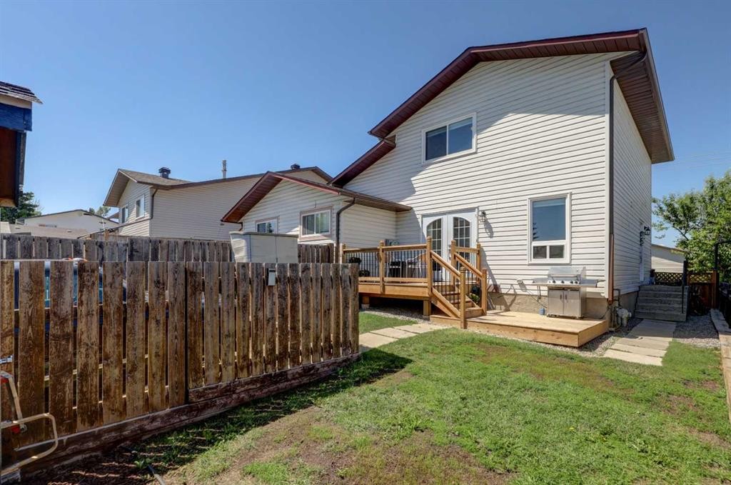 8320 Centre Street Ne, Calgary, AB - Outdoor With Exterior