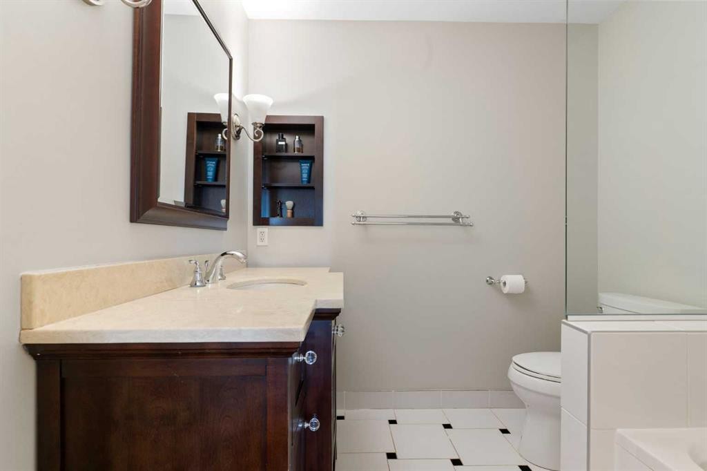 476 Silvergrove Gardens Nw, Calgary, AB