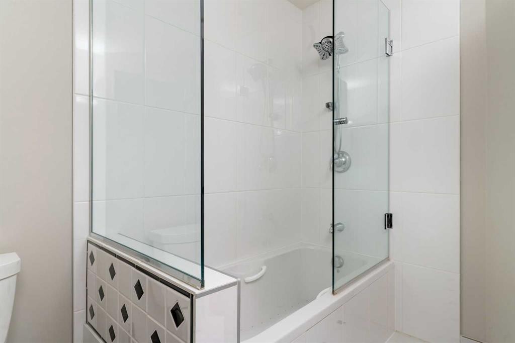 476 Silvergrove Gardens Nw, Calgary, AB