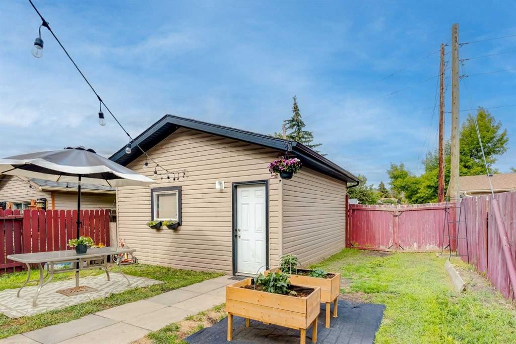 955 Erin Woods Drive Se, Calgary, AB