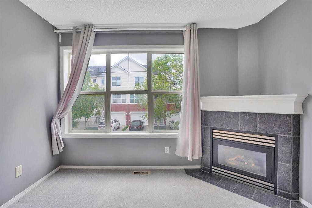 120 Country Village Cape Ne, Calgary, AB