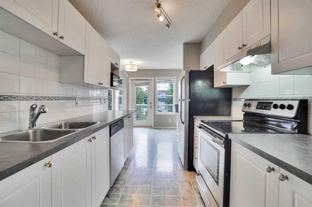 120 Country Village Cape Ne, Calgary, AB