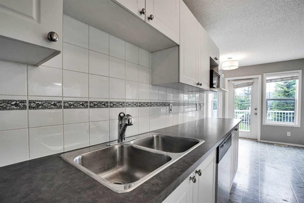 120 Country Village Cape Ne, Calgary, AB