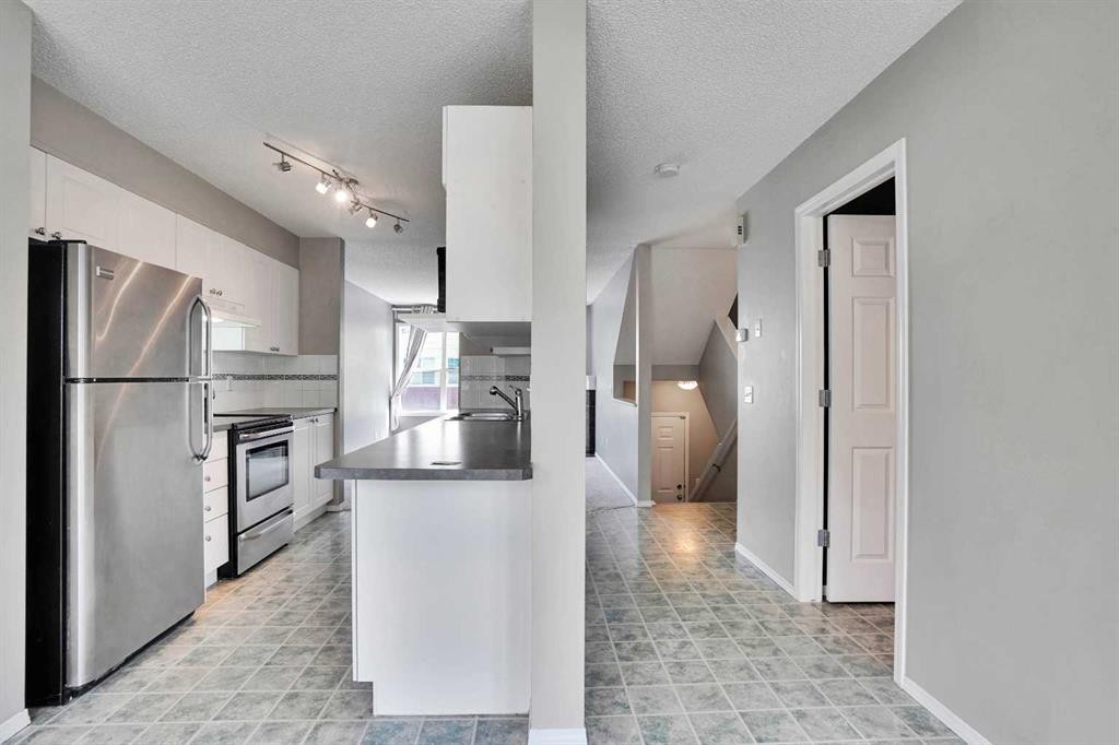 120 Country Village Cape Ne, Calgary, AB