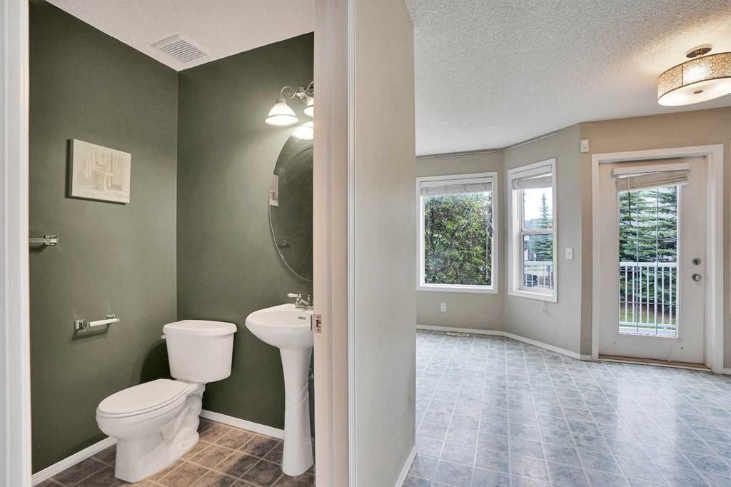 120 Country Village Cape Ne, Calgary, AB