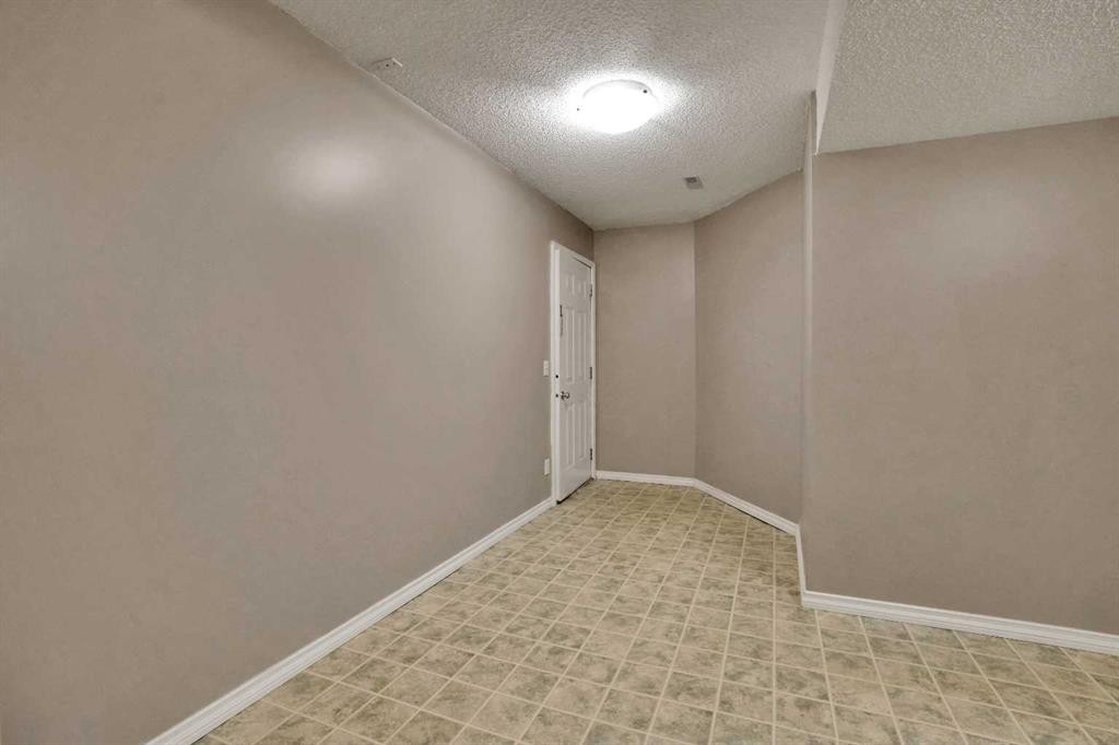 120 Country Village Cape Ne, Calgary, AB