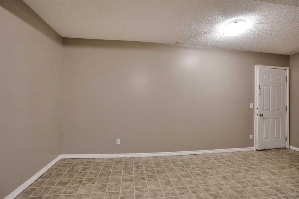 120 Country Village Cape Ne, Calgary, AB
