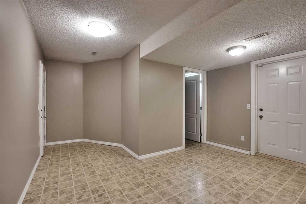 120 Country Village Cape Ne, Calgary, AB