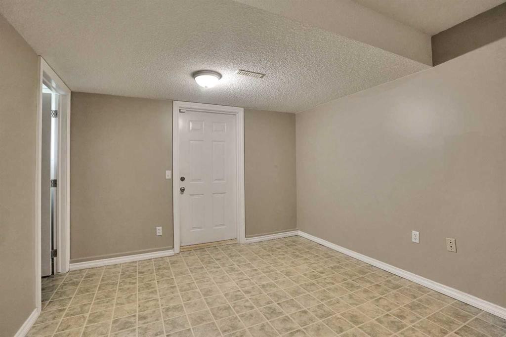 120 Country Village Cape Ne, Calgary, AB