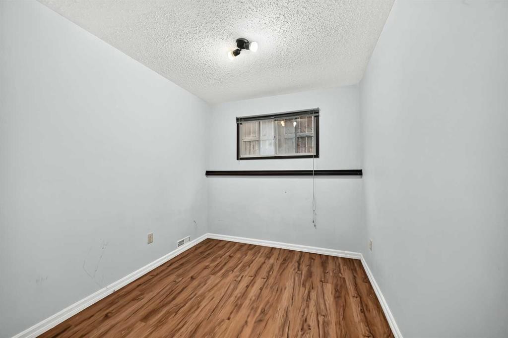 4331 72 Street Nw, Calgary, AB