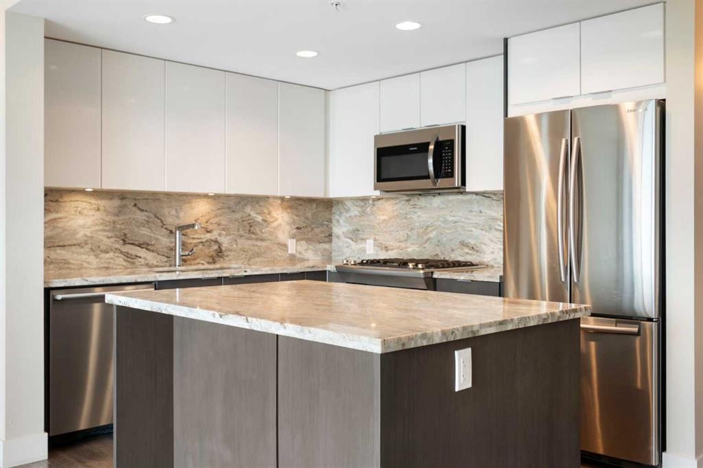1004-519 Riverfront Avenue Se, Calgary, AB - Indoor Photo Showing Kitchen With Stainless Steel Kitchen With Upgraded Kitchen
