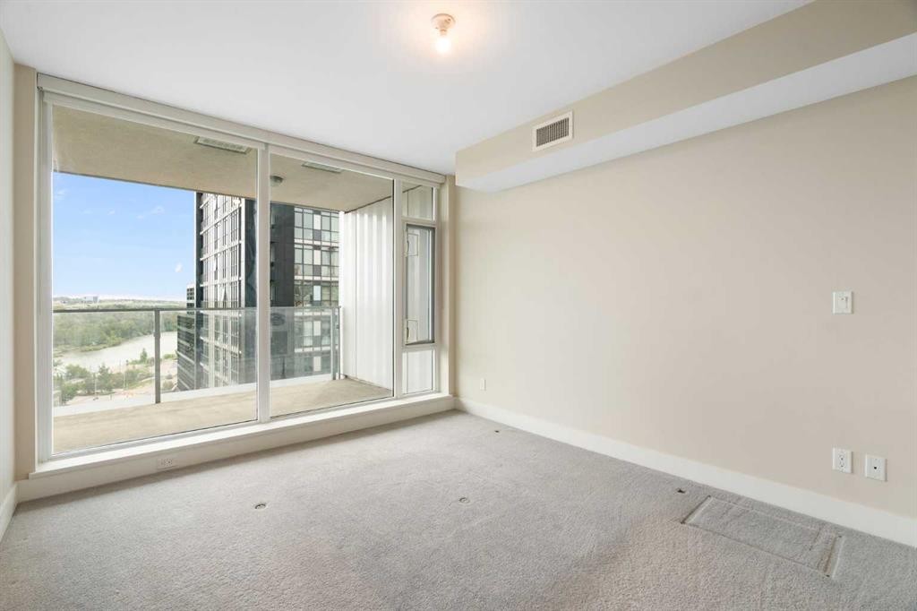 1004-519 Riverfront Avenue Se, Calgary, AB - Indoor Photo Showing Other Room