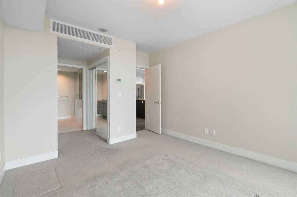 1004-519 Riverfront Avenue Se, Calgary, AB - Indoor Photo Showing Other Room