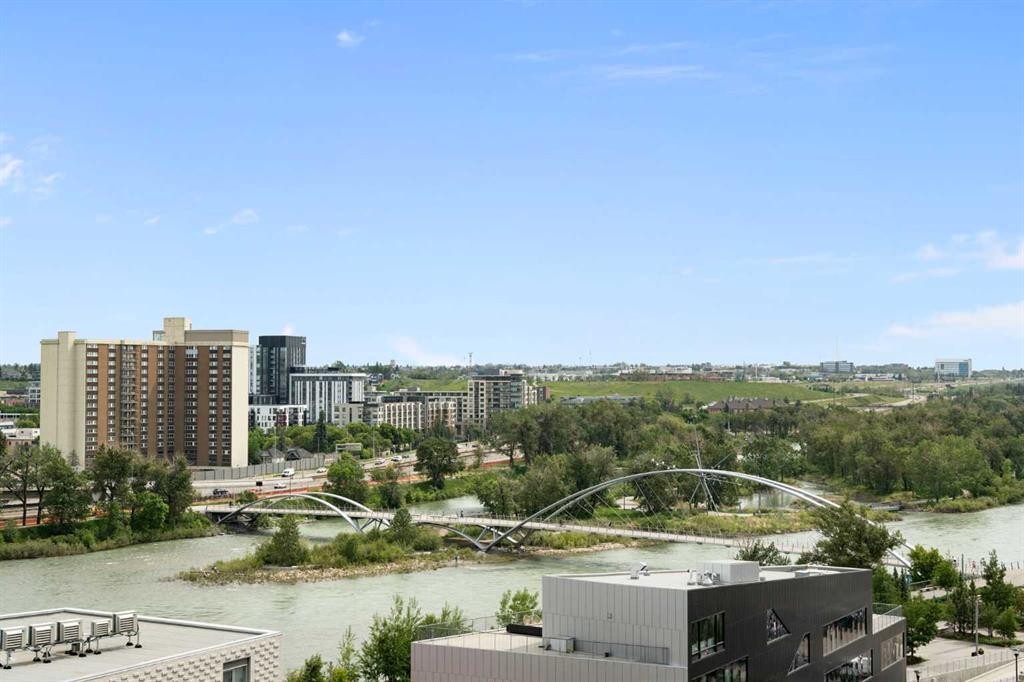 1004-519 Riverfront Avenue Se, Calgary, AB - Outdoor With View